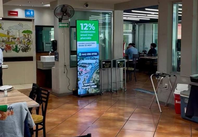 Pantalla publicitaria PrismaPixel en El Pata · Cimatario, Querétaro
